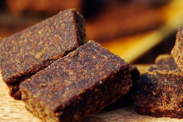 老紅糖的熱量高嗎 老紅糖的營養(yǎng)成分 老紅糖的熱量高嗎 老紅糖的營養(yǎng)成分