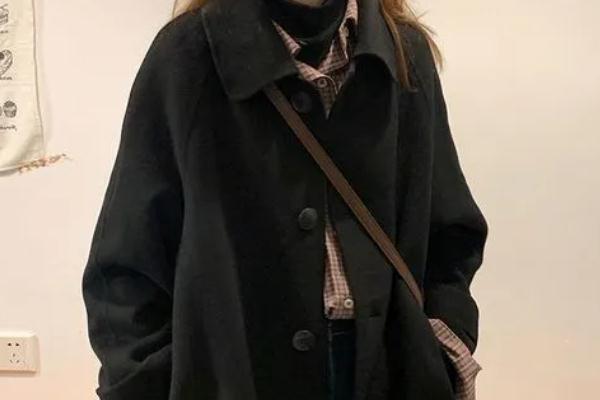 毛呢大衣是什么季節(jié)穿的 毛呢大衣為什么會(huì)變形 毛呢大衣是什么季節(jié)穿的 毛呢大衣為什么會(huì)變形