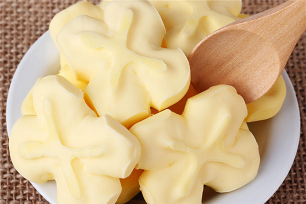 黃油軟化需要多長時(shí)間 黃油軟化過度怎么辦 黃油軟化需要多長時(shí)間 黃油軟化過度怎么辦