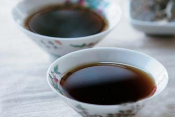 涼茶是飯前還是飯后喝 涼茶是什么意思 涼茶是飯前還是飯后喝 涼茶是什么意思