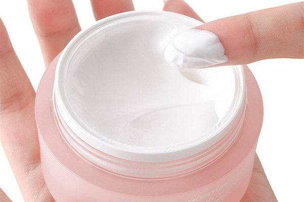 素顏霜是什么東西 素顏霜是什么時候涂的 素顏霜是什么東西 素顏霜是什么時候涂的