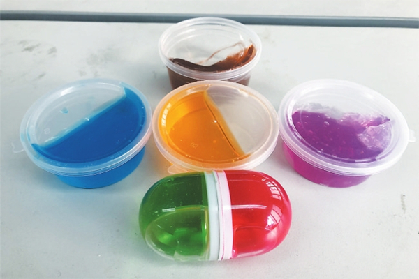 水晶泥弄到頭發(fā)上怎么去掉 水晶泥是什么材料做的 水晶泥弄到頭發(fā)上怎么去掉 水晶泥是什么材料做的