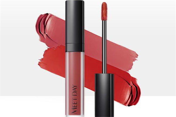 唇釉適合夏天還是冬天 唇釉適合素顏嗎 唇釉適合夏天還是冬天 唇釉適合素顏嗎