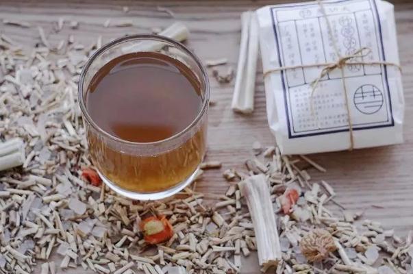 喝涼茶可以去除濕氣嗎 喝涼茶拉肚子是怎么回事 喝涼茶可以去除濕氣嗎 喝涼茶拉肚子是怎么回事