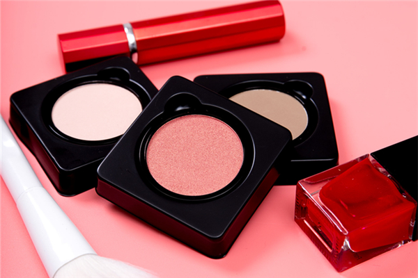 腮紅可以做眼影嗎 腮紅做眼影效果好嗎 腮紅可以做眼影嗎 腮紅做眼影效果好嗎