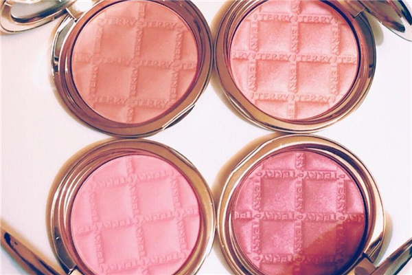 腮紅用手還是刷子 腮紅用手可以嗎 腮紅用手還是刷子 腮紅用手可以嗎