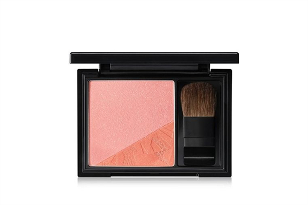 腮紅是什么做的 腮紅有必要涂嗎 腮紅是什么做的 腮紅有必要涂嗎