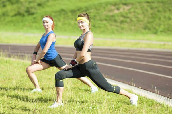 高抬腿會傷膝蓋嗎 高抬腿會瘦肚子嗎 高抬腿會傷膝蓋嗎 高抬腿會瘦肚子嗎