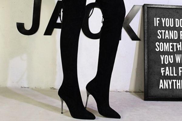 長(zhǎng)筒靴買大還是買小 長(zhǎng)筒靴買加絨還是單的 長(zhǎng)筒靴買大還是買小 長(zhǎng)筒靴買加絨還是單的