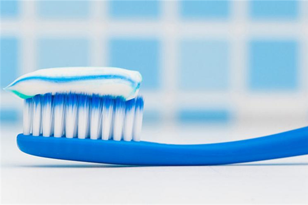 牙膏對(duì)燙傷有作用嗎 牙膏的妙用有哪些 牙膏對(duì)燙傷有作用嗎 牙膏的妙用有哪些