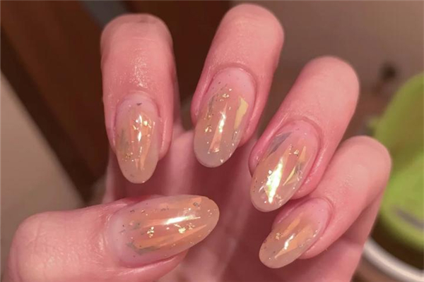 延長(zhǎng)甲和甲片哪個(gè)更牢固 延長(zhǎng)甲是不是甲片 延長(zhǎng)甲和甲片哪個(gè)更牢固 延長(zhǎng)甲是不是甲片