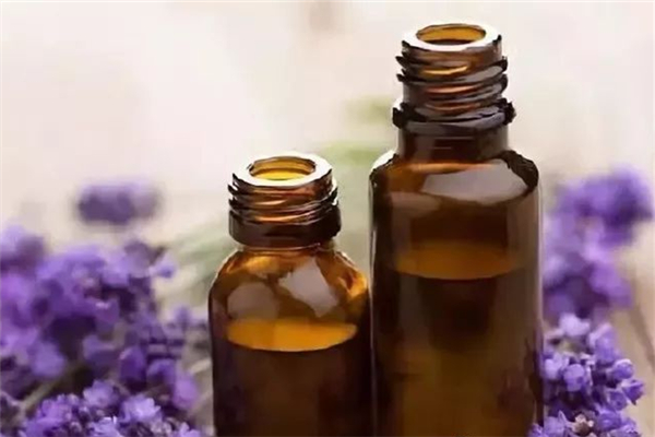 薰衣草精油的功效和作用 薰衣草精油去疤痕真的有效嗎 薰衣草精油的功效和作用 薰衣草精油去疤痕真的有效嗎