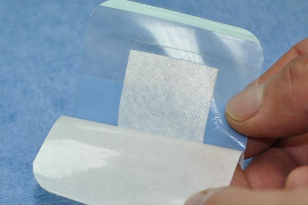 護(hù)臍貼和護(hù)臍帶有什么區(qū)別 護(hù)臍貼怎么撕下來 護(hù)臍貼和護(hù)臍帶有什么區(qū)別 護(hù)臍貼怎么撕下來