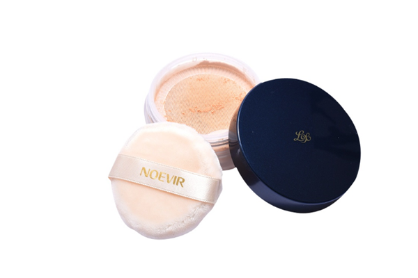 散粉有什么作用 散粉和定妝噴霧先用哪個 散粉有什么作用 散粉和定妝噴霧先用哪個