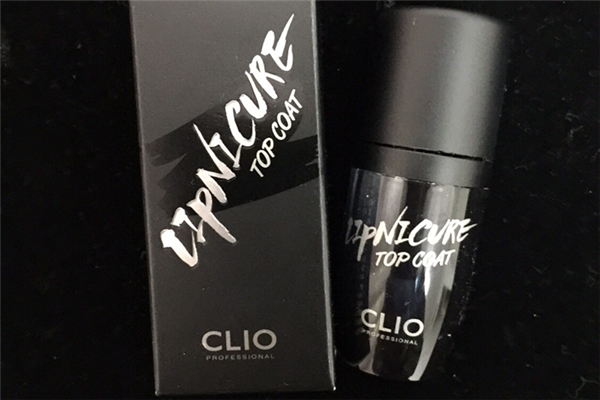 口紅雨衣接吻會(huì)掉色嗎 口紅雨衣是啥 口紅雨衣接吻會(huì)掉色嗎 口紅雨衣是啥