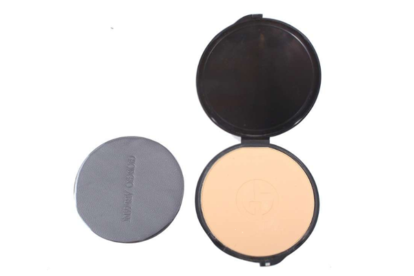 涂了粉底液還要用粉餅嗎 涂了粉餅還要涂散粉嗎 涂了粉底液還要用粉餅嗎 涂了粉餅還要涂散粉嗎