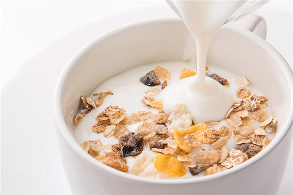 酸奶什么時(shí)間喝效果最好 酸奶有益生菌嗎 酸奶什么時(shí)間喝效果最好 酸奶有益生菌嗎