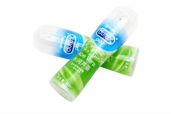 杜蕾斯?jié)櫥瑒┦撬赃€是油性 杜蕾斯?jié)櫥瑒┦褂梅椒? alt=