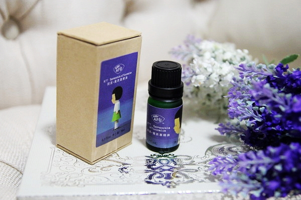 精油可以消除眼袋和細(xì)紋嗎 精油對(duì)皮膚干燥有用嗎 精油可以消除眼袋和細(xì)紋嗎 精油對(duì)皮膚干燥有用嗎