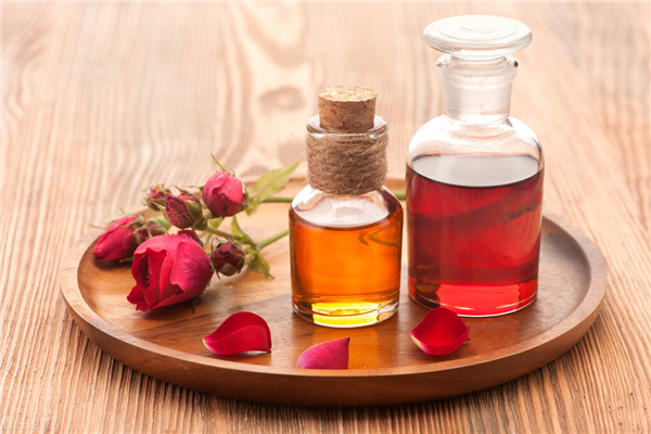 精油貴的和便宜的有什么區(qū)別 精油為什么這么貴 精油貴的和便宜的有什么區(qū)別 精油為什么這么貴