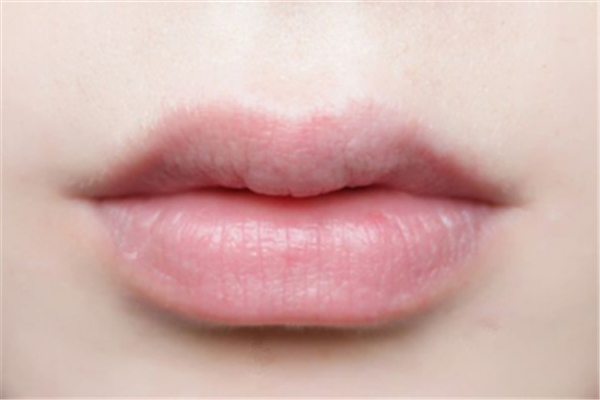 豐唇有硬塊什么原因 豐唇硬塊會(huì)消失嗎 豐唇有硬塊什么原因 豐唇硬塊會(huì)消失嗎