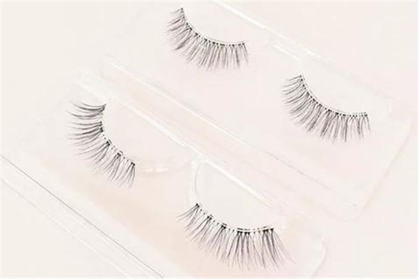 假睫毛會(huì)顯眼睛大嗎 假睫毛有什么用 假睫毛會(huì)顯眼睛大嗎 假睫毛有什么用