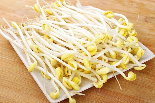 吃豆芽有什么好處和功效 吃豆芽中毒有什么癥狀 吃豆芽有什么好處和功效 吃豆芽中毒有什么癥狀