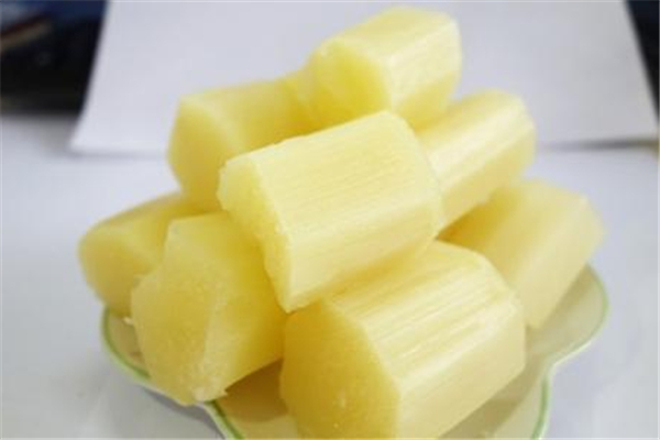 甘蔗含維生素c多嗎 甘蔗含有什么營養(yǎng)成分 甘蔗含維生素c多嗎 甘蔗含有什么營養(yǎng)成分
