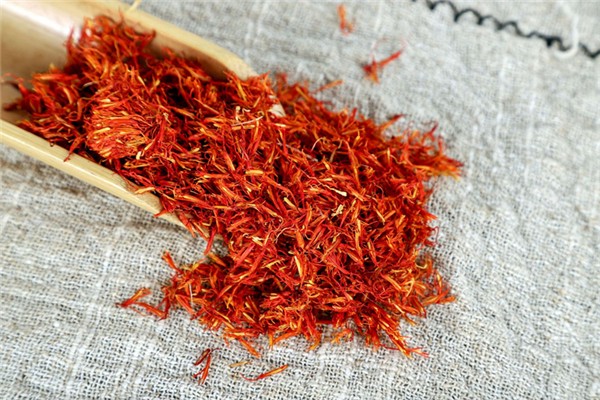 紅花可以泡腳嗎 紅花泡腳禁忌 紅花可以泡腳嗎 紅花泡腳禁忌