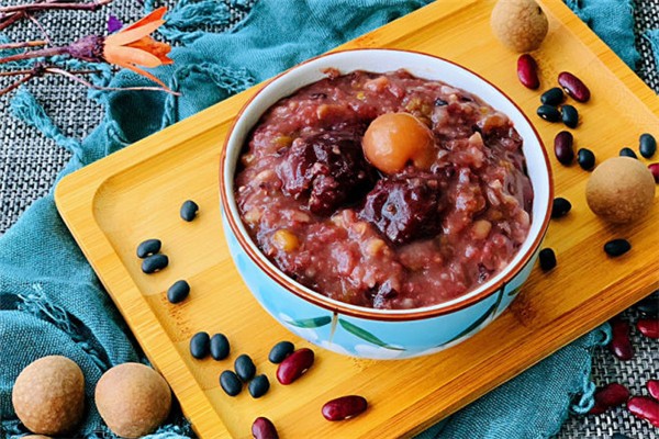 臘八粥應(yīng)該在陰歷的哪一天喝 臘八粥的寓意 臘八粥應(yīng)該在陰歷的哪一天喝 臘八粥的寓意