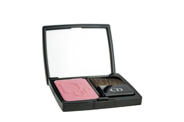 腮紅對(duì)皮膚傷害大嗎 腮紅對(duì)妝容的重要性 腮紅對(duì)皮膚傷害大嗎 腮紅對(duì)妝容的重要性