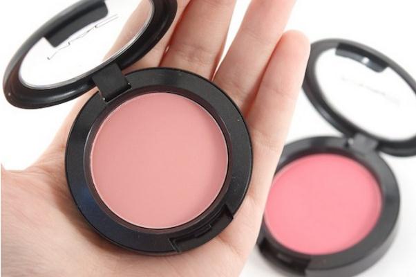 腮紅的正確涂抹位置 腮紅的分類有哪幾種 腮紅的正確涂抹位置 腮紅的分類有哪幾種