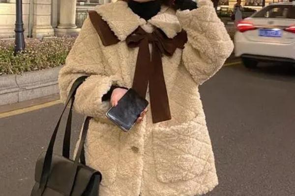 羊羔毛是羊剪絨嗎 羊羔毛有假的嗎 羊羔毛是羊剪絨嗎 羊羔毛有假的嗎