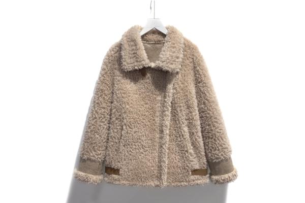 羊羔毛可以曬太陽嗎 羊羔毛如何清洗不會掉起毛 羊羔毛可以曬太陽嗎 羊羔毛如何清洗不會掉起毛