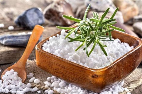 沐浴鹽對(duì)身體有害嗎 沐浴鹽用多了會(huì)怎么樣 沐浴鹽對(duì)身體有害嗎 沐浴鹽用多了會(huì)怎么樣
