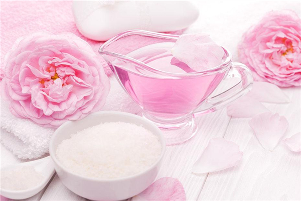 沐浴鹽適合什么季節(jié)用 沐浴鹽用完要洗掉嗎 沐浴鹽適合什么季節(jié)用 沐浴鹽用完要洗掉嗎