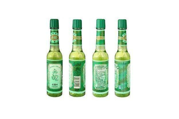 六神花露水有酒精嗎 六神花露水適合任何膚質(zhì)嗎 六神花露水有酒精嗎 六神花露水適合任何膚質(zhì)嗎