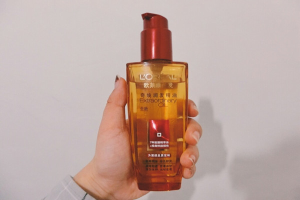 歐萊雅護發(fā)精油可以跟護發(fā)素一起用嗎 歐萊雅護發(fā)精油可以抹頭皮嗎 歐萊雅護發(fā)精油可以跟護發(fā)素一起用嗎 歐萊雅護發(fā)精油可以抹頭皮嗎