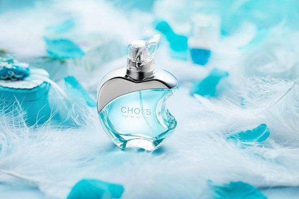 香水噴多了怎么補(bǔ)救 香水噴多了對身體有什么害處 香水噴多了怎么補(bǔ)救 香水噴多了對身體有什么害處