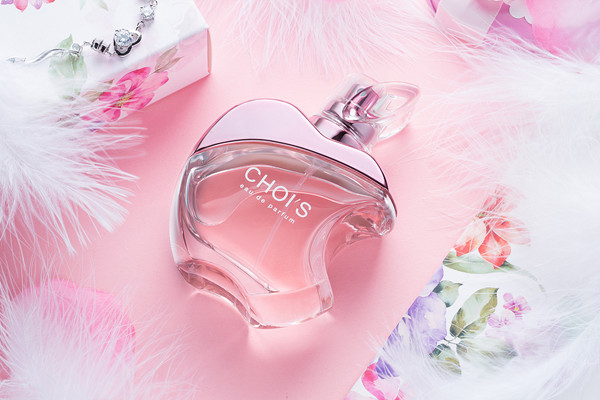 香水噴多了怎么補(bǔ)救 香水噴多了對身體有什么害處 香水噴多了怎么補(bǔ)救 香水噴多了對身體有什么害處