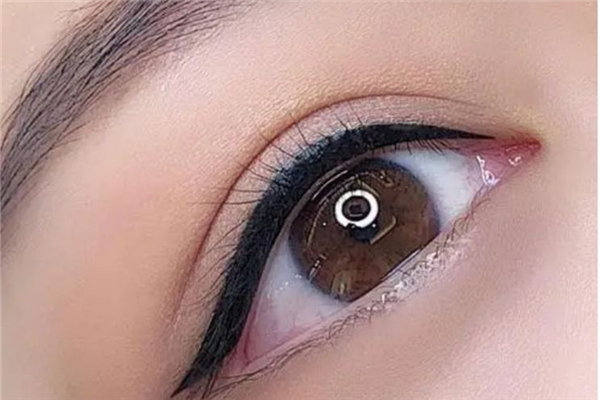 美瞳線會讓眼睛看起來大嗎 美瞳線起什么作用 美瞳線會讓眼睛看起來大嗎 美瞳線起什么作用