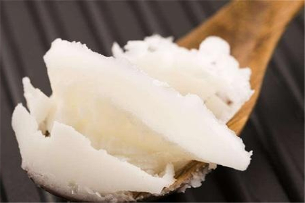 豬油里放黃豆和花椒有啥作用 豬油放在常溫下會(huì)壞嗎 豬油里放黃豆和花椒有啥作用 豬油放在常溫下會(huì)壞嗎