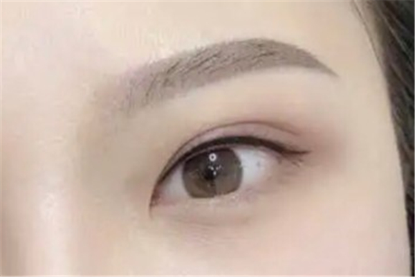 美瞳線是粗的好看還是細好看 美瞳線做什么顏色好看 美瞳線是粗的好看還是細好看 美瞳線做什么顏色好看