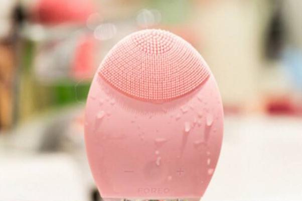 潔面儀對(duì)黑頭有效果嗎 潔面儀對(duì)油性皮膚有用嗎 潔面儀對(duì)黑頭有效果嗎 潔面儀對(duì)油性皮膚有用嗎