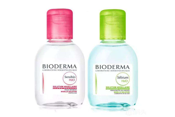 卸妝水能不能去黑頭 卸妝水進(jìn)眼睛里了怎么辦 卸妝水能不能去黑頭 卸妝水進(jìn)眼睛里了怎么辦