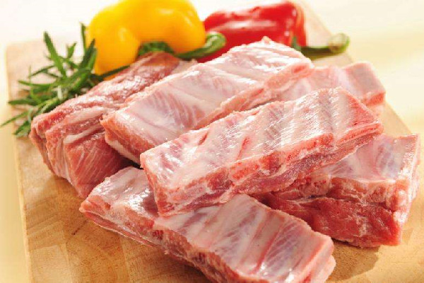 排骨的功效和作用 排骨可以燉什么 排骨的功效和作用 排骨可以燉什么