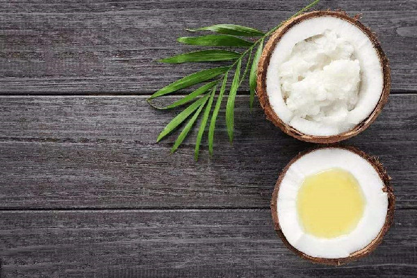 椰子油護(hù)發(fā)真的有效嗎 椰子油護(hù)發(fā)的正確方法 椰子油護(hù)發(fā)真的有效嗎 椰子油護(hù)發(fā)的正確方法