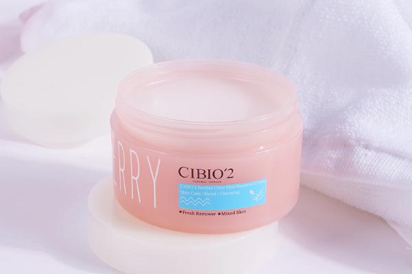 卸妝膏怎么用才正確 卸妝膏和卸妝水哪個好用對皮膚好 卸妝膏怎么用才正確 卸妝膏和卸妝水哪個好用對皮膚好