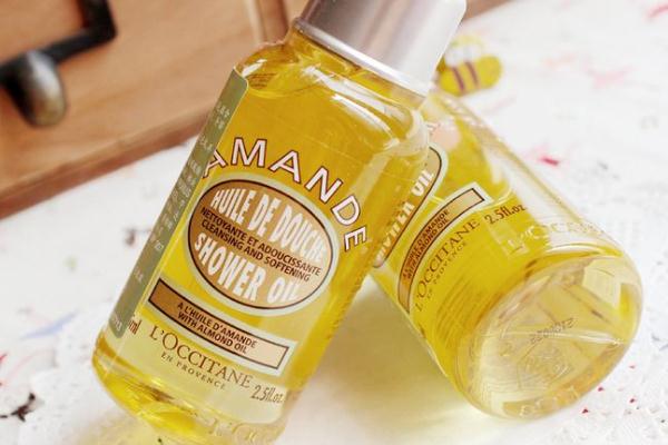 沐浴油和沐浴露的區(qū)別 沐浴油可以代替沐浴露嗎 沐浴油和沐浴露的區(qū)別 沐浴油可以代替沐浴露嗎