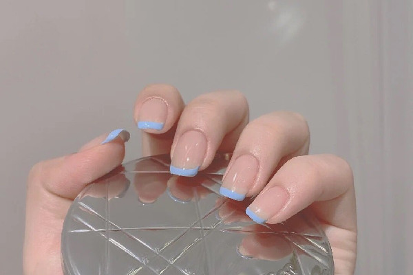 光療美甲和普通美甲有什么區(qū)別 光療美甲是什么意思 光療美甲和普通美甲有什么區(qū)別 光療美甲是什么意思